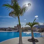 Balcony With Perfect Sea View, Pool, Wi-fi Apartamento
